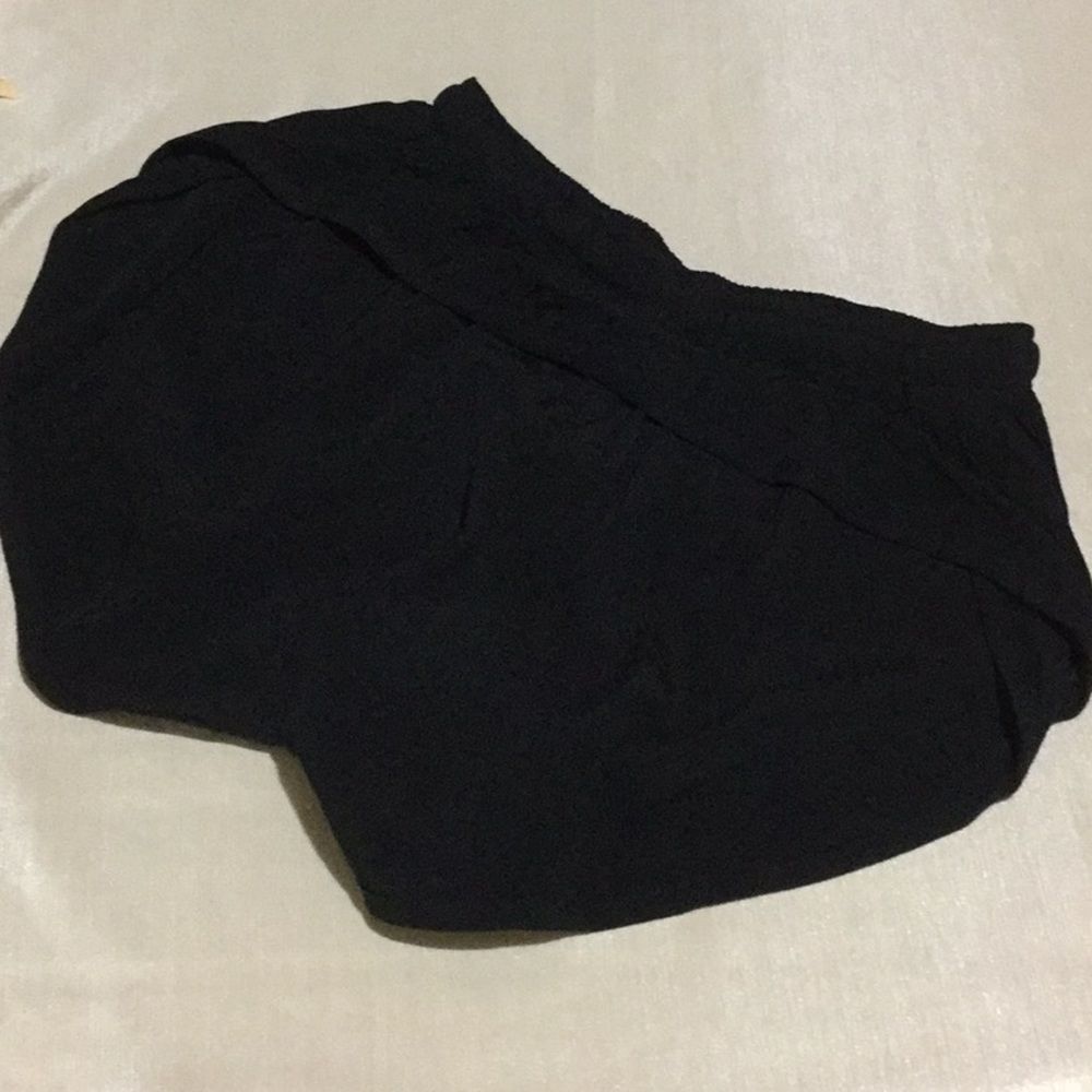 Rumor Boutique Shorts With Pockets - Picture 3 of 3